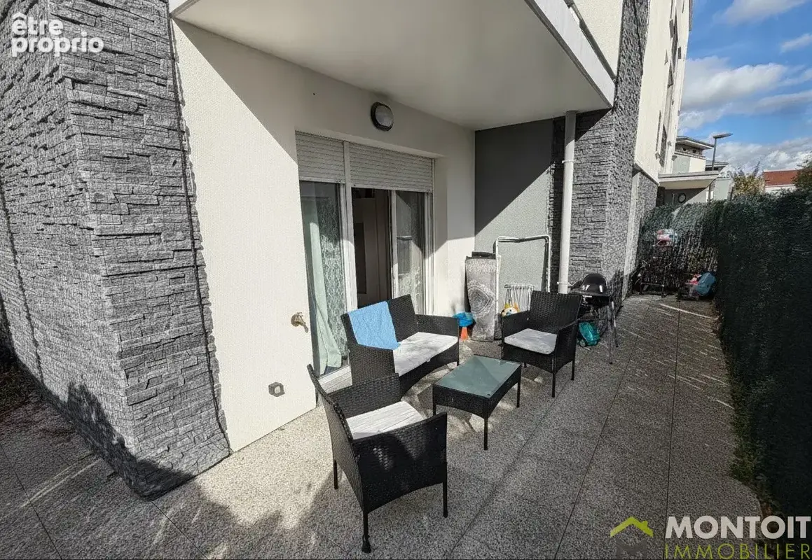 Appartement 3 pièces récent avec terrasse et parking - photo 1