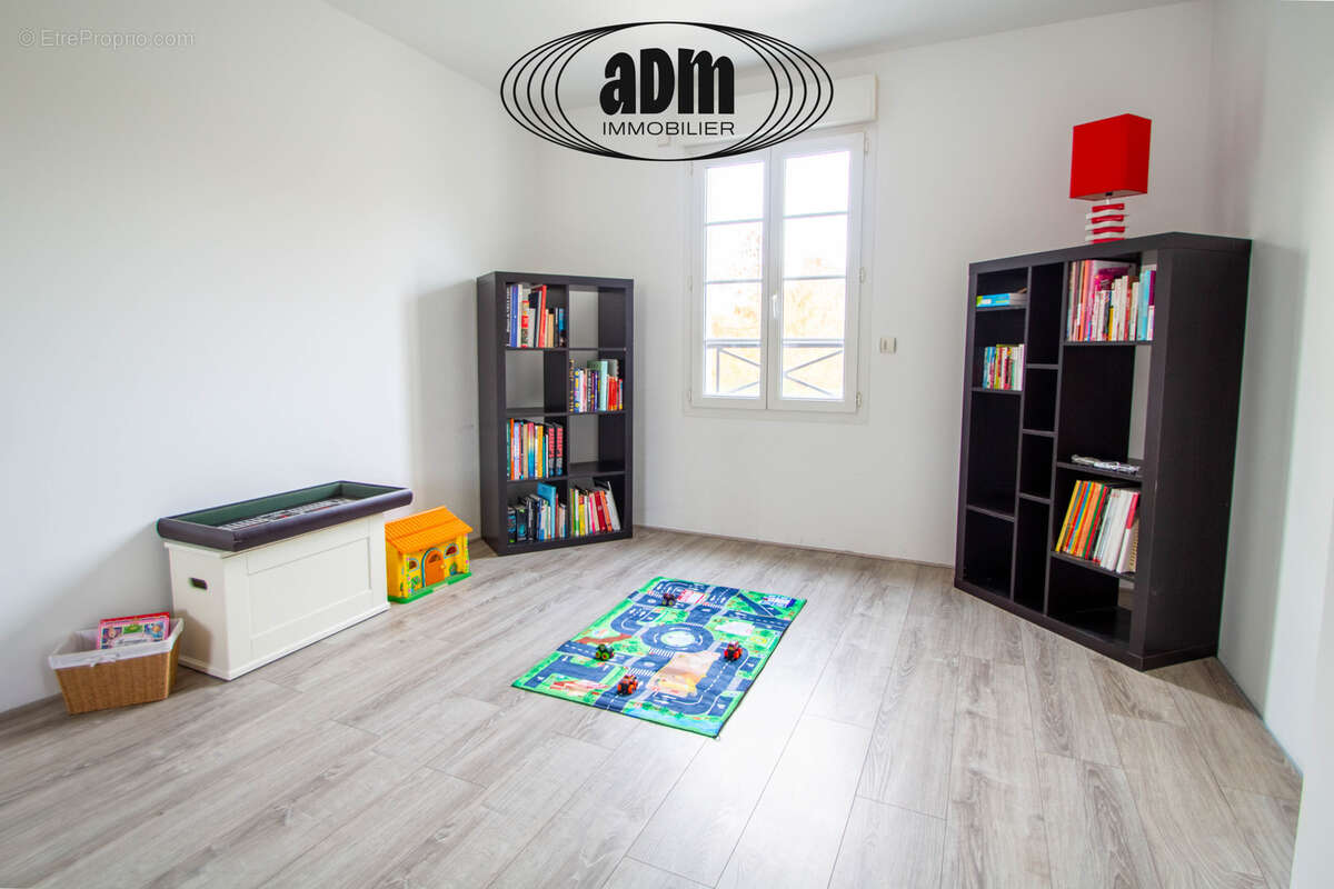 Maison à BAILLY-ROMAINVILLIERS