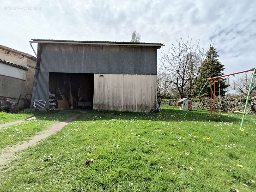Terrain à LA MOTHE-SAINT-HERAY