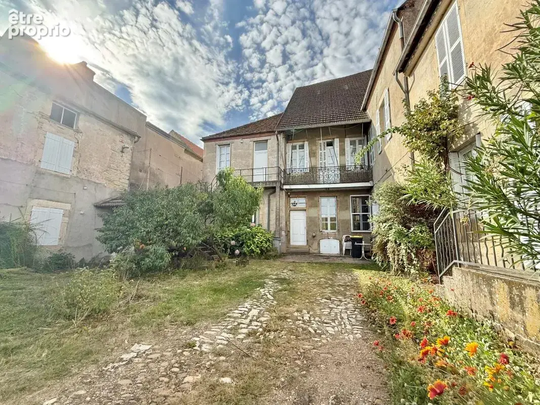 Saint-jean-de-losne – maison de caractère de 284 m² – terrain de 1 224 m² – dépendances et fort potentiel - photo 41
