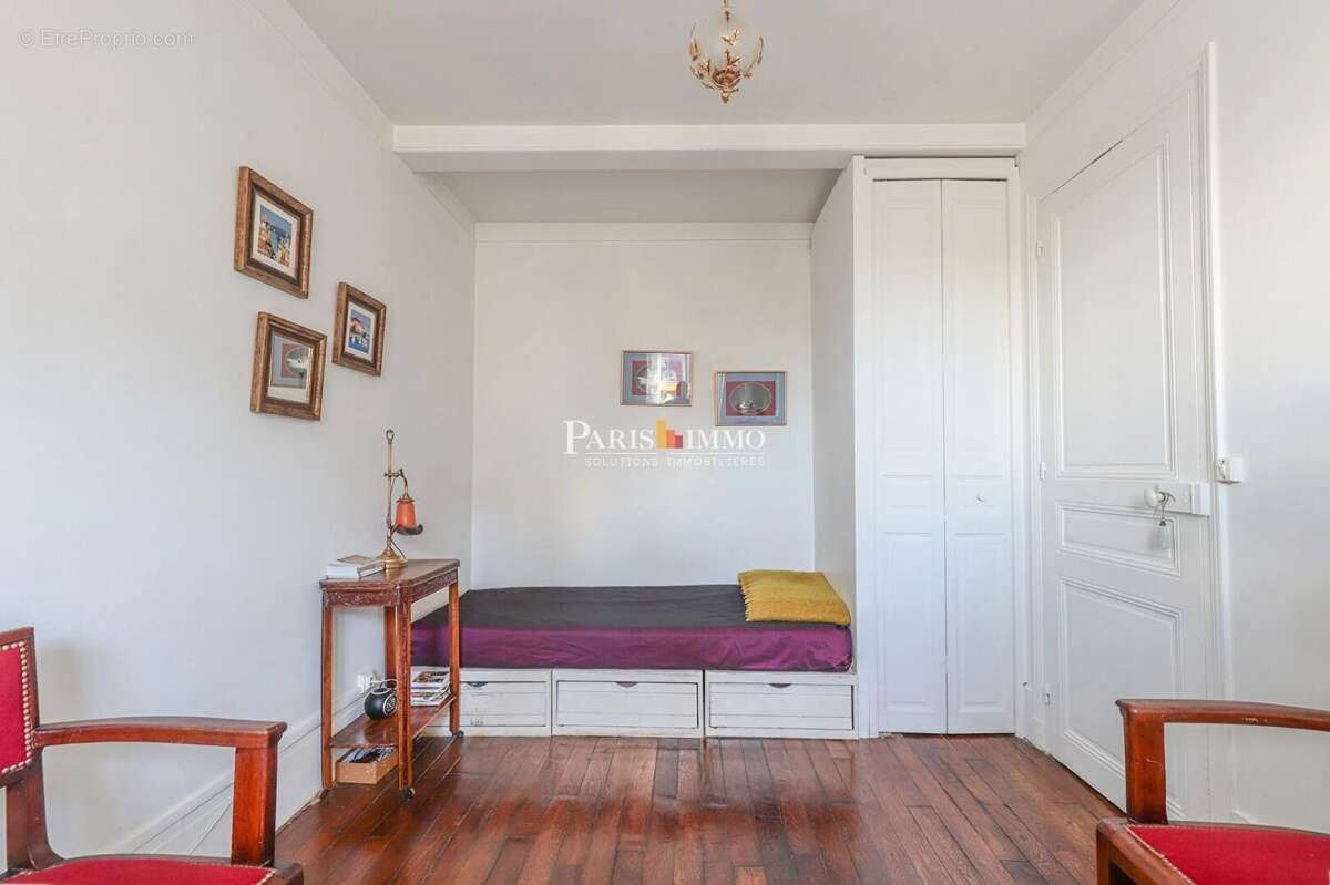 Appartement à PARIS-17E