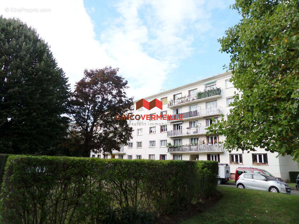 Appartement à LA CELLE-SAINT-CLOUD