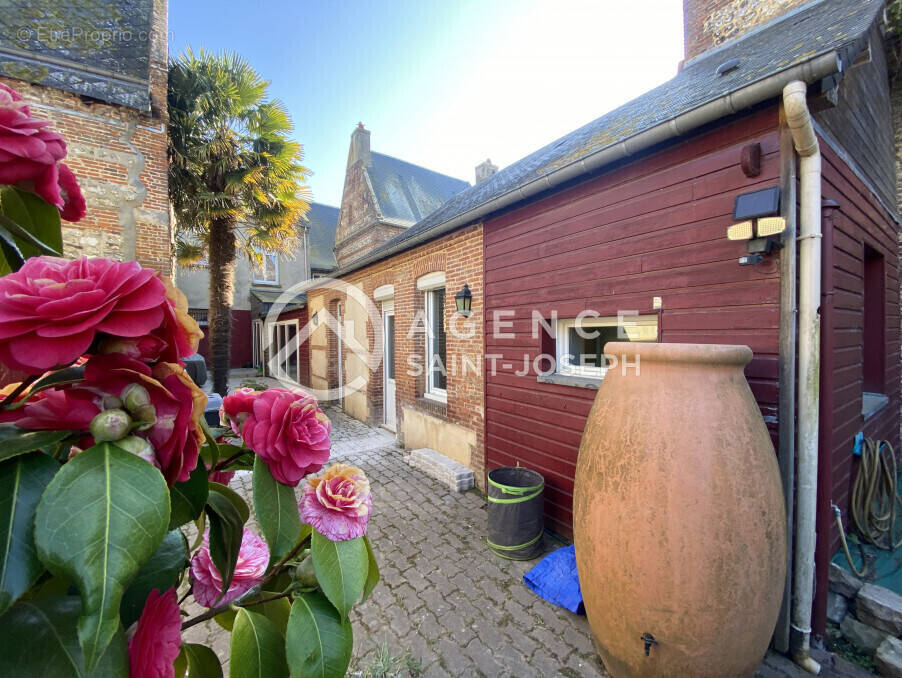 Maison à CANY-BARVILLE