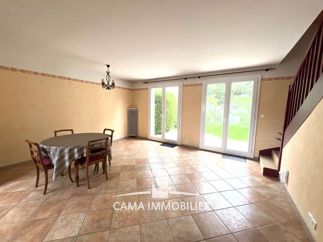 Maison à LES LOGES-EN-JOSAS