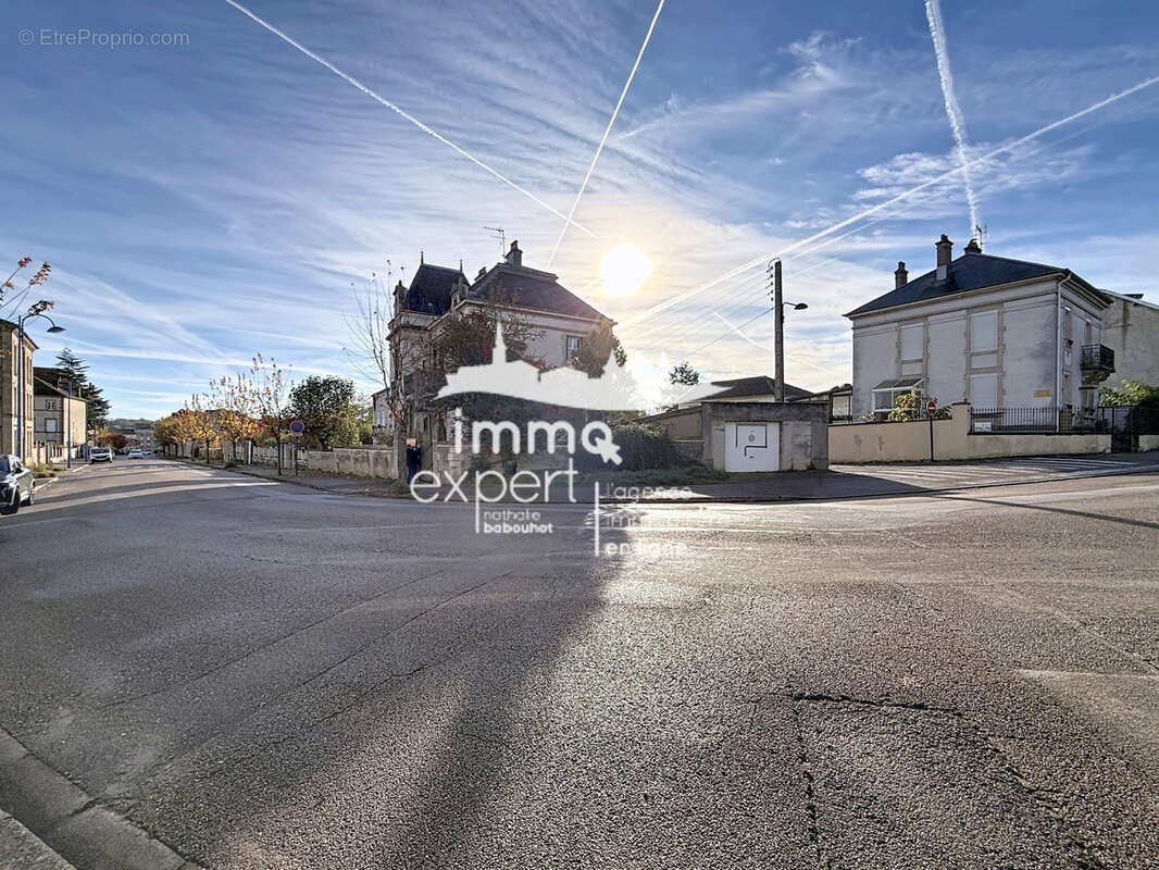 Maison à MIRECOURT