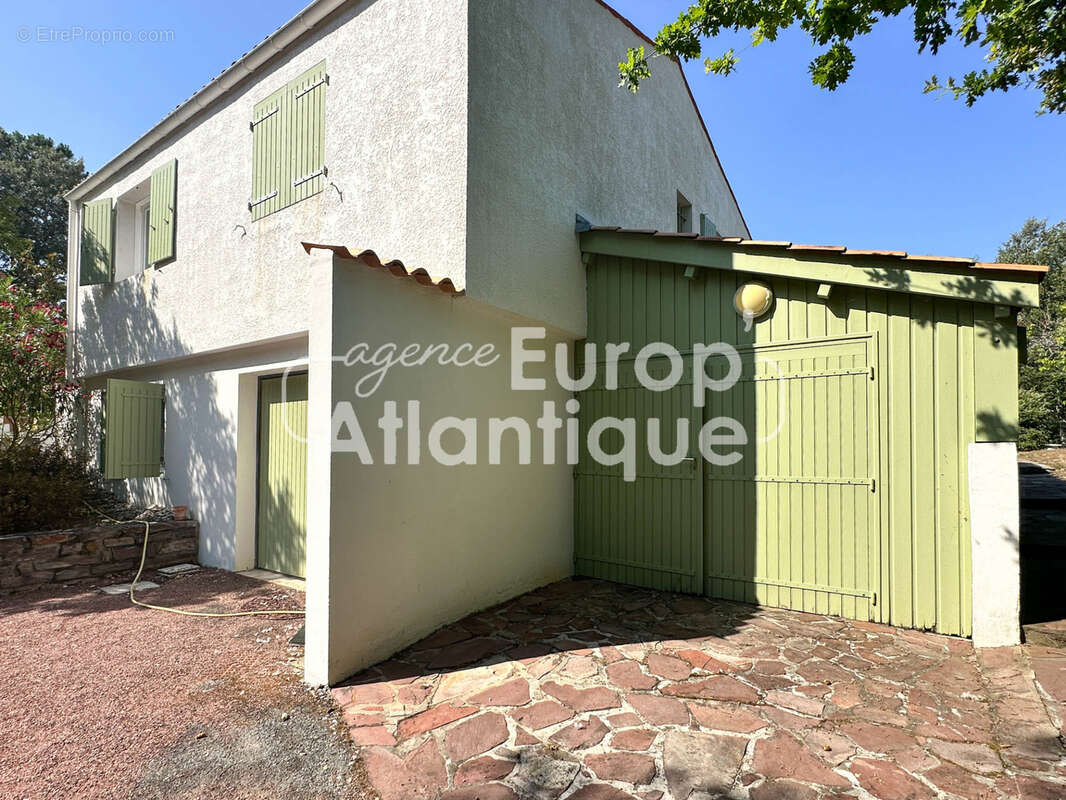 Villa avec piscine 200m2 habitables - Parc de la résidence - La Palmyre - photo 37