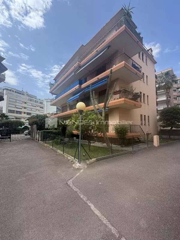 Appartement à ROQUEBRUNE-CAP-MARTIN