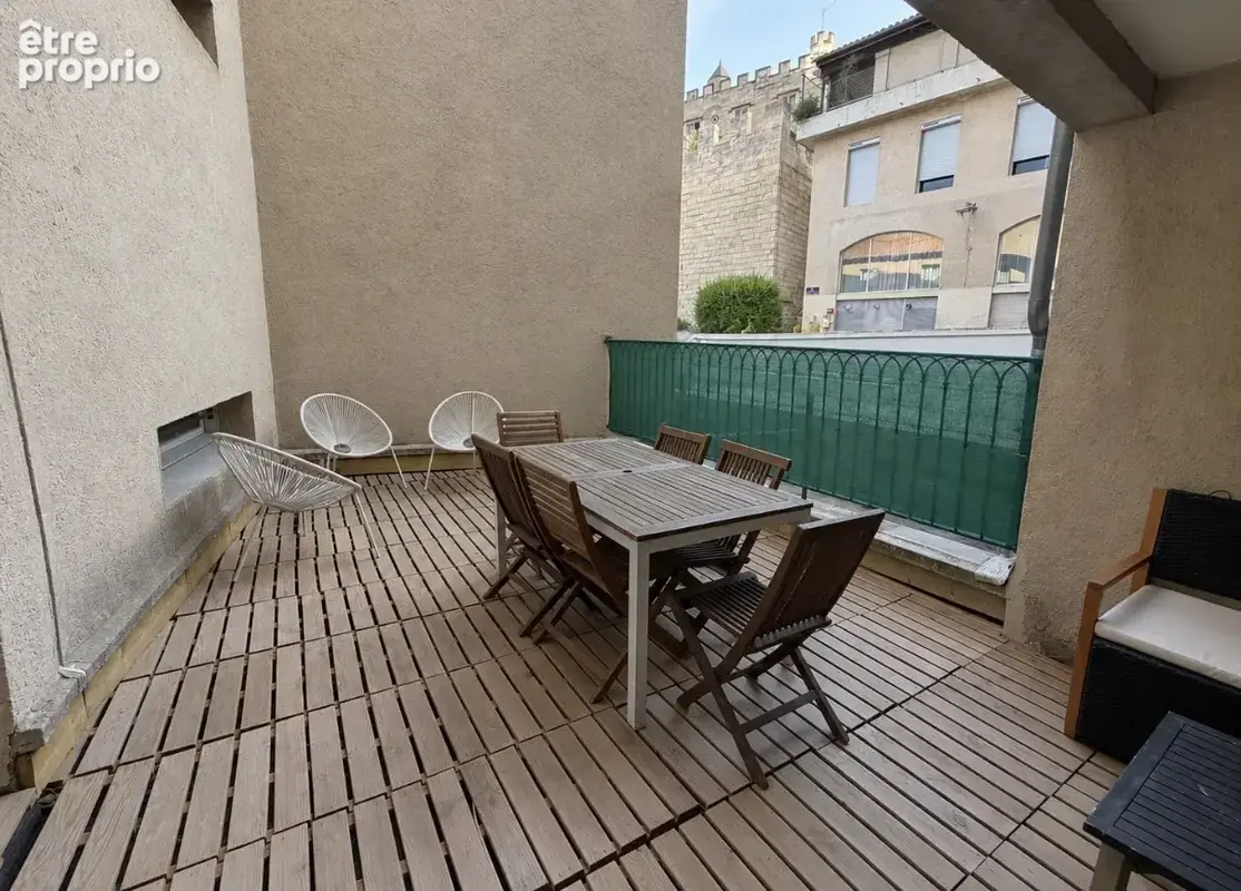 AVIGNON INTRA-MUROS - Appartement T3 avec une belle terrasse - photo 9