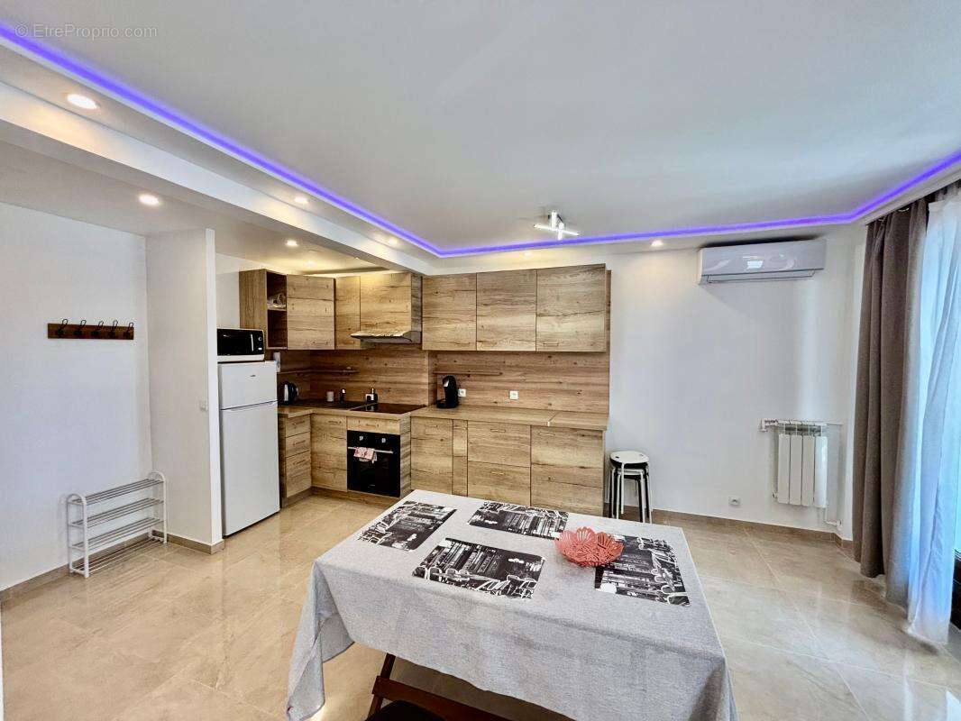 Appartement 3P rénové, 62 m², terrasse plein sud, à 200 m des plages, Cannes  - photo 2
