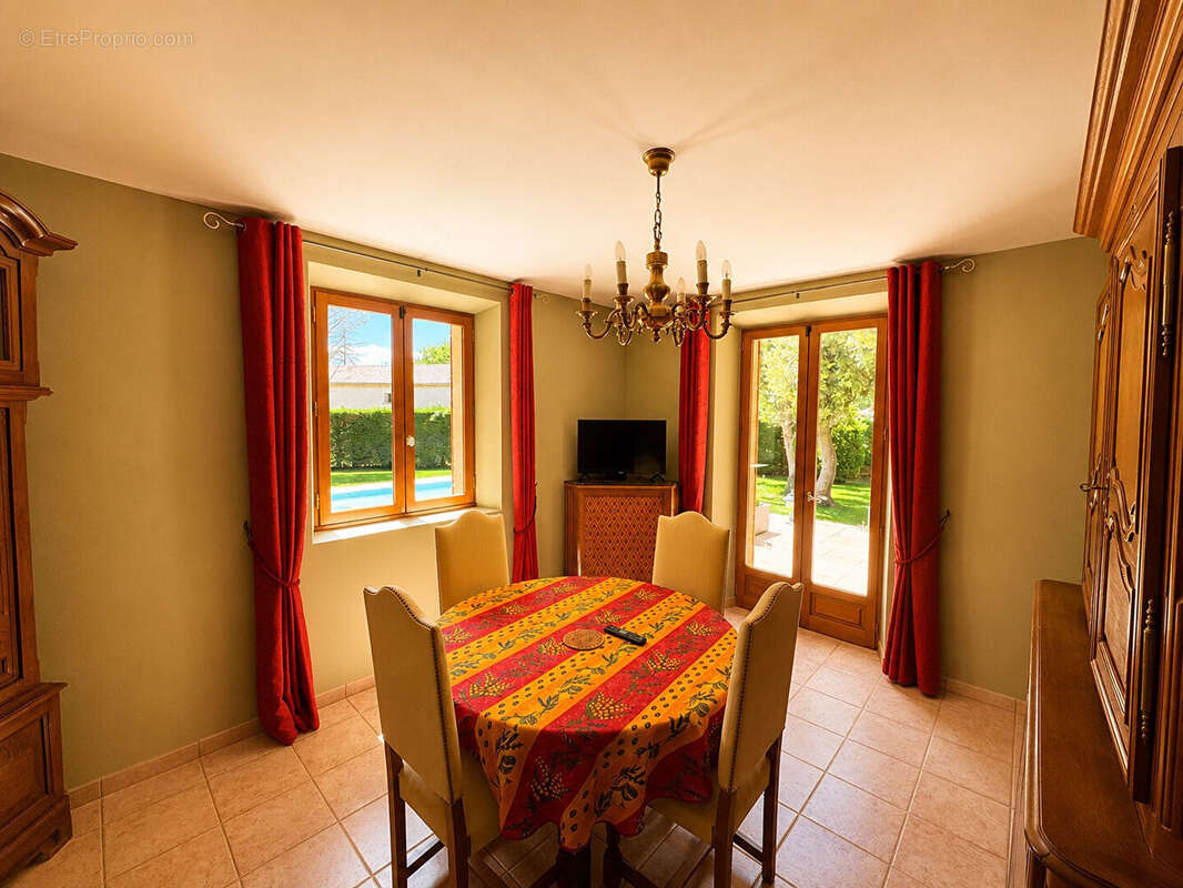 Maison à GRIGNAN