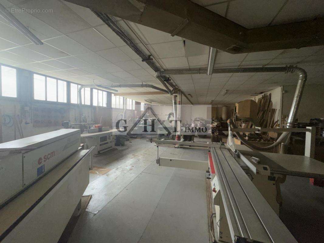 A vendre 650m2 d'entrepot - bureaux à Champigny-Sur-Marne - photo 2