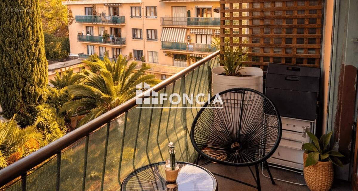 Appartement à HYERES