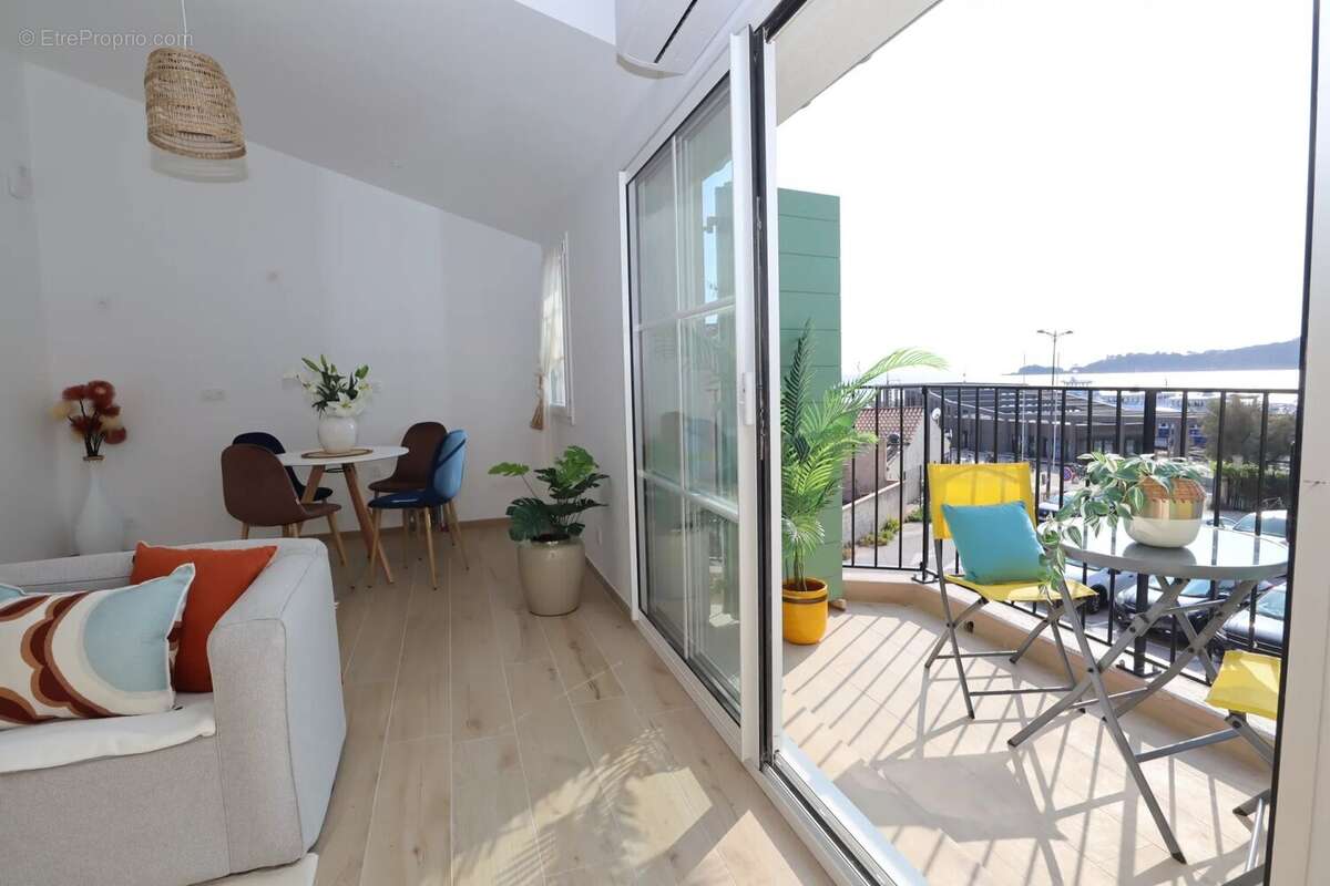 Appartement à HYERES