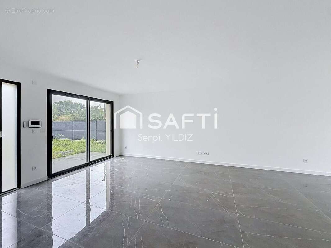 Maison 174 m² à La Ville-Aux-Dames  - photo 4