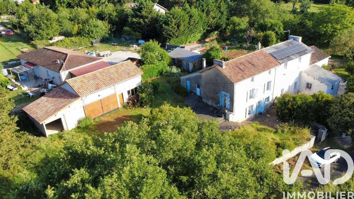 Photo 2 - Maison à VIVONNE