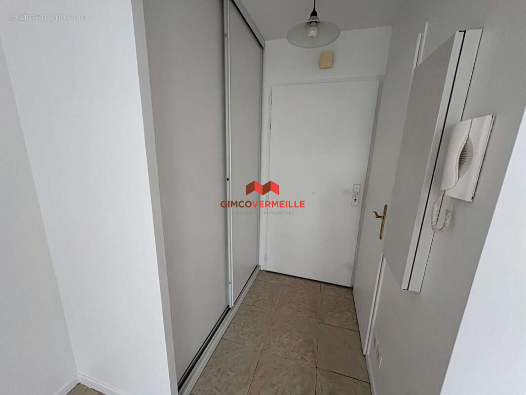 Appartement à VOISINS-LE-BRETONNEUX