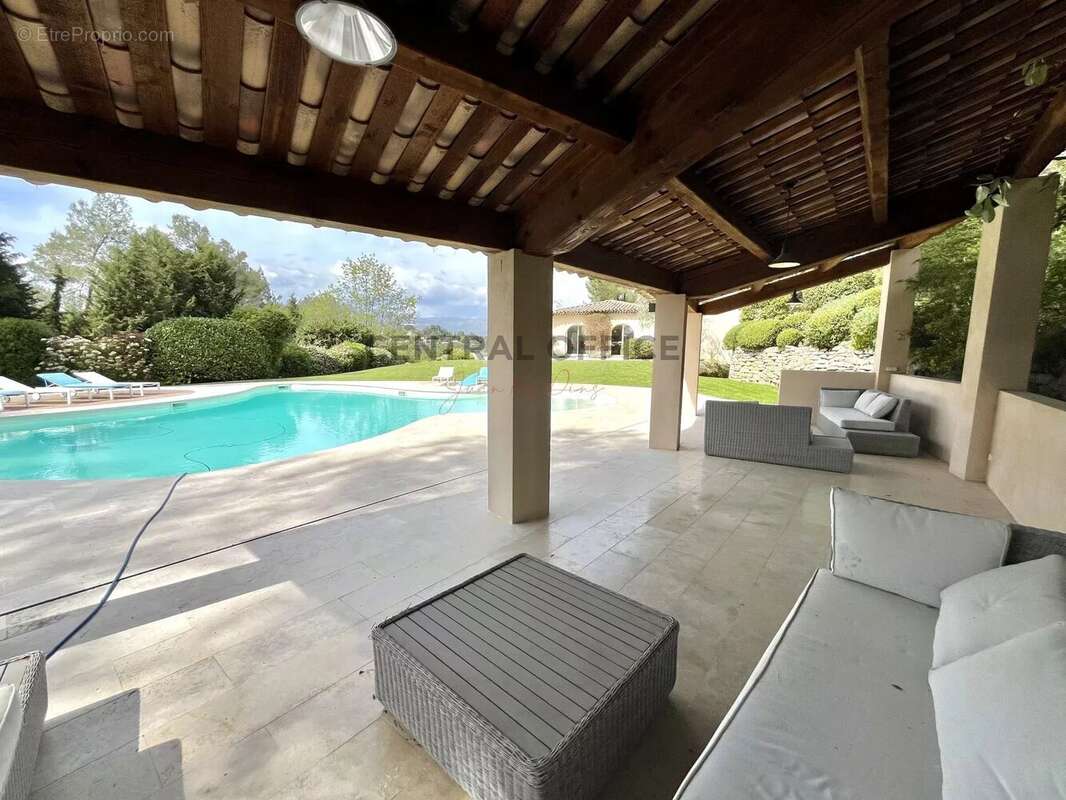 Maison à MOUGINS