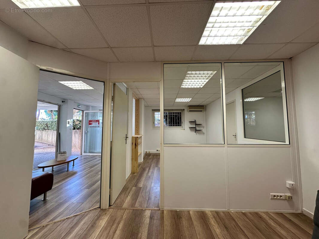 Commerce à CARQUEIRANNE