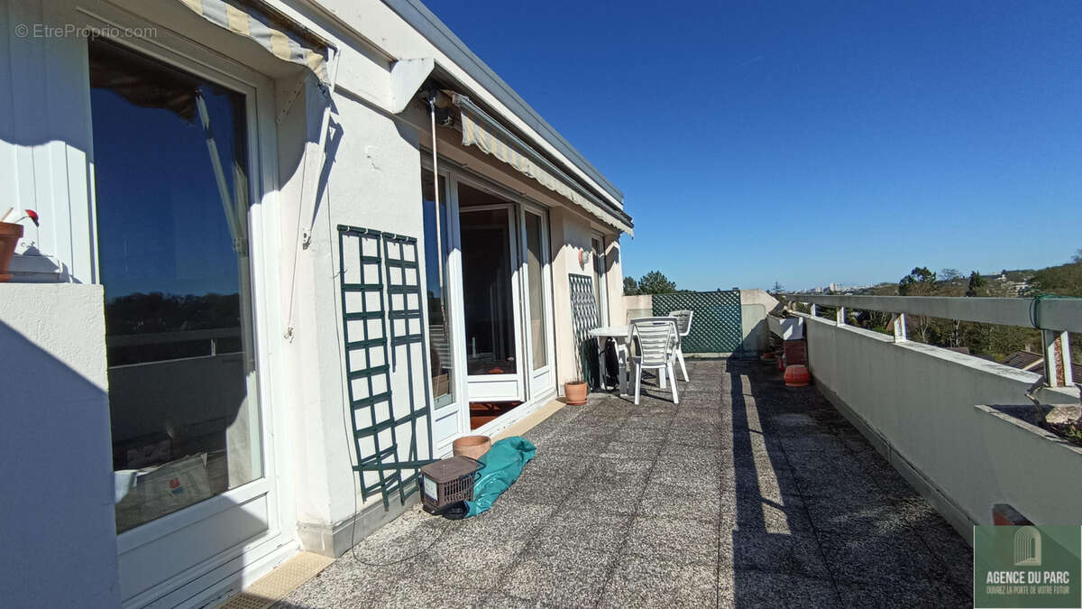 Appartement à VILLE-D'AVRAY