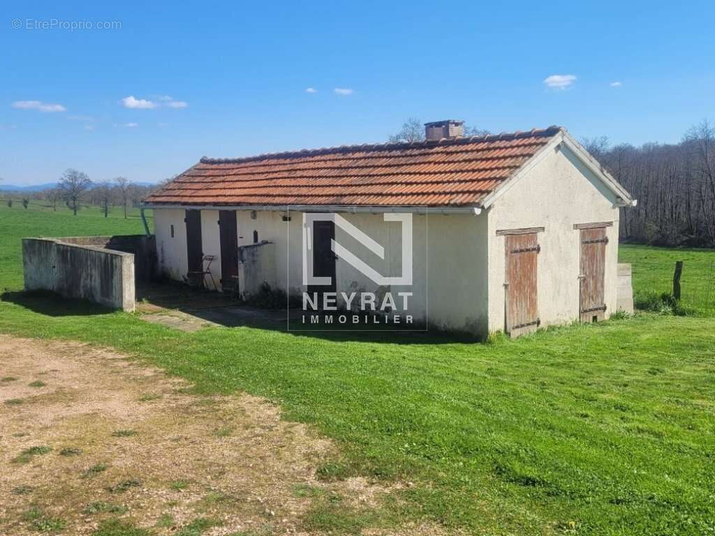 Maison à SAINT-LEGER-SUR-VOUZANCE
