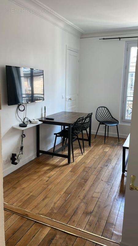 Appartement à PARIS-16E