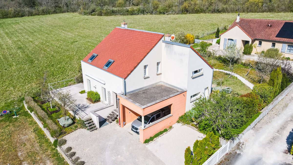 Maison à VELARS-SUR-OUCHE