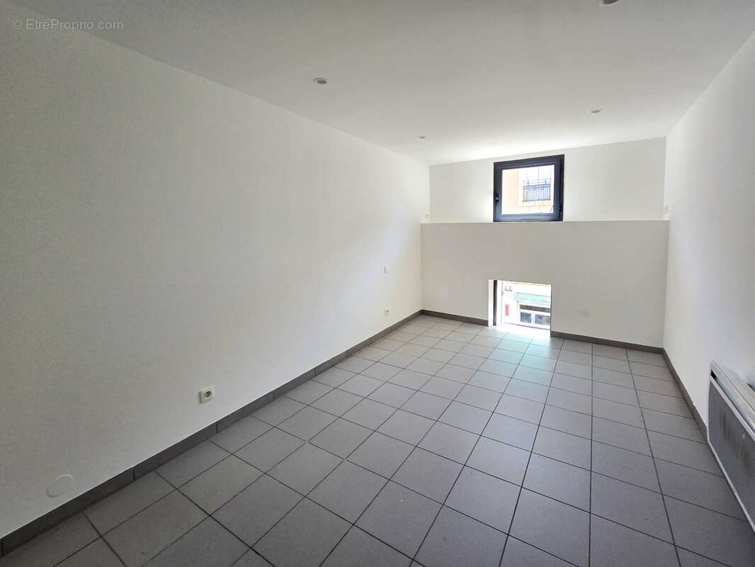 Quartier Haut à Sète, maison de ville avec garage et terrasse, - photo 6