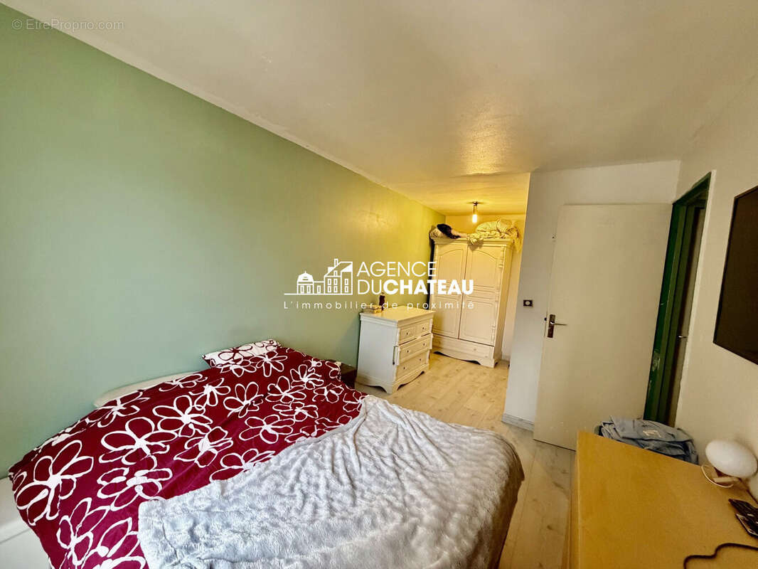 Appartement 92 m² à Nandy  - photo 4