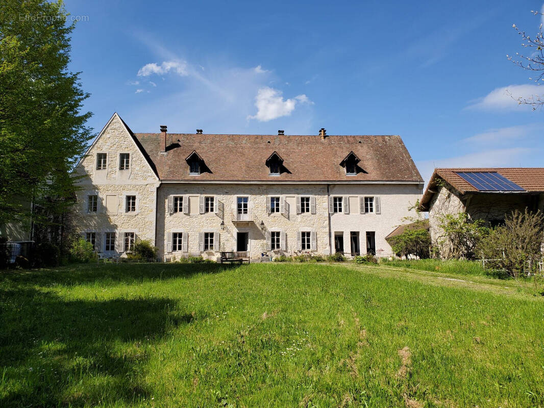 Maison à VIRIEU-LE-PETIT