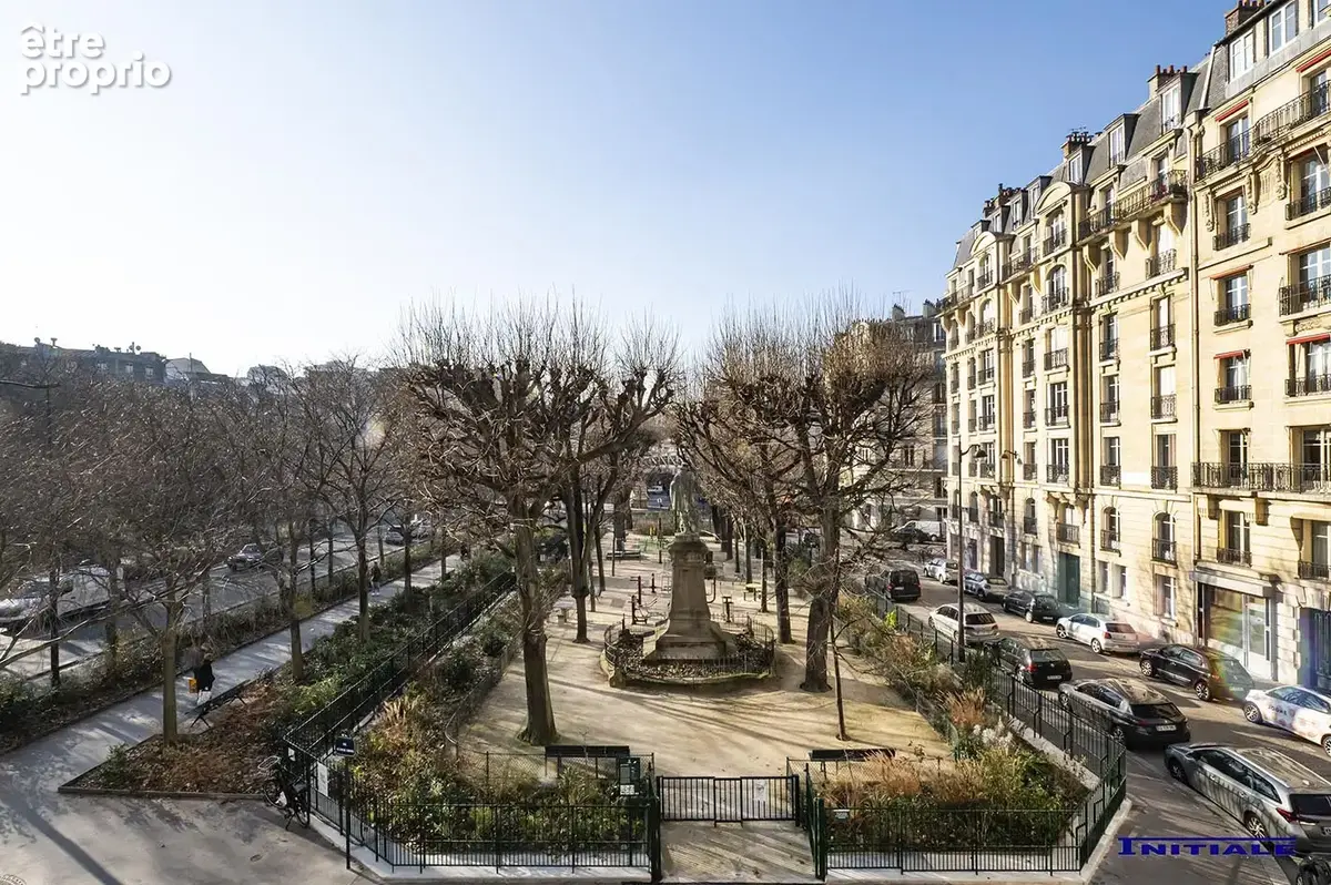 Appartement 6 pièces avec vue sur square - photo 3