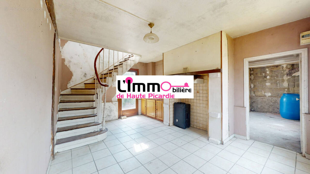 Appartement 223 m² à Caix  - photo 1