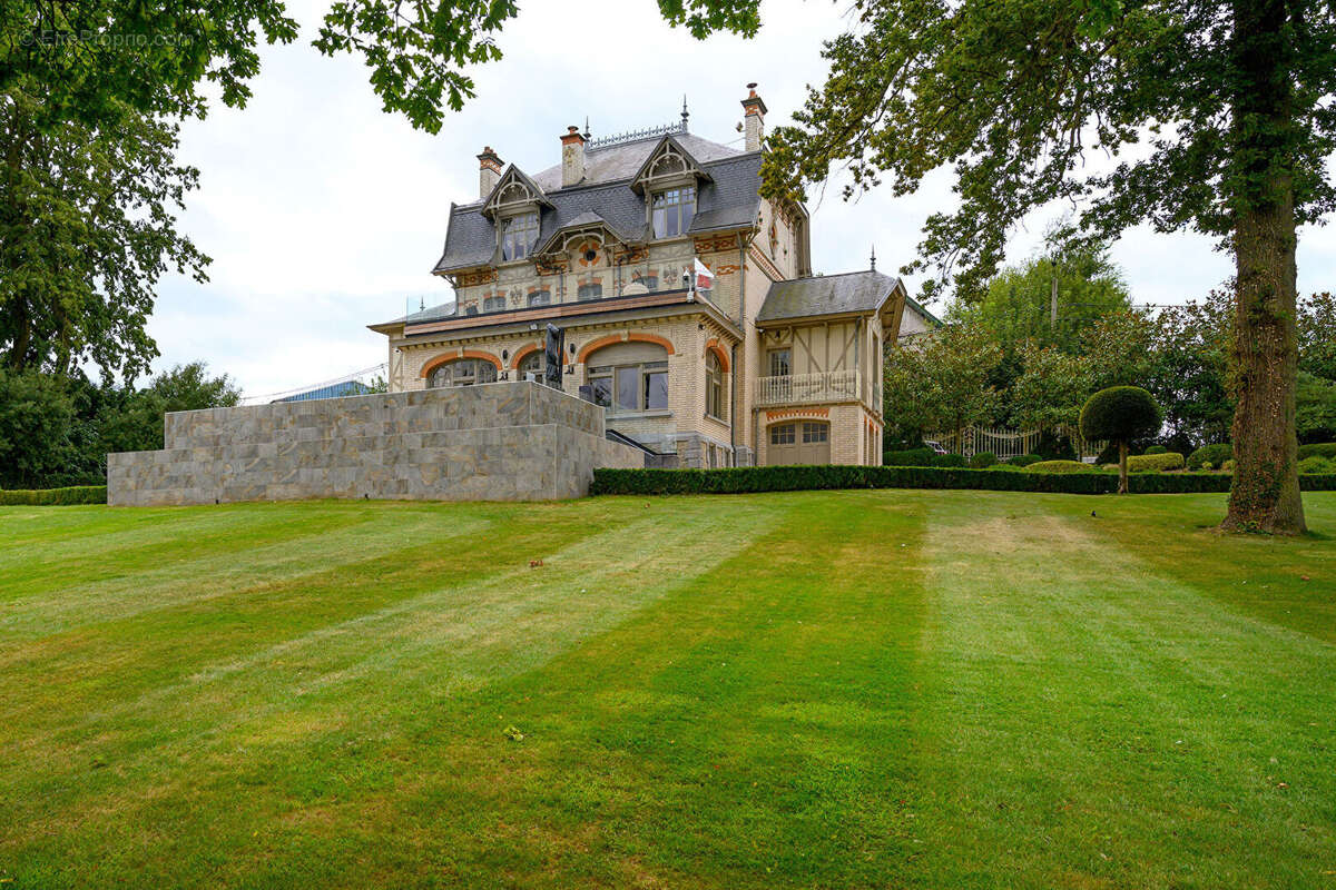 Château de la Fontaine - Maison 500 m2 - 1,8 Hectare - 6 chambres - photo 2