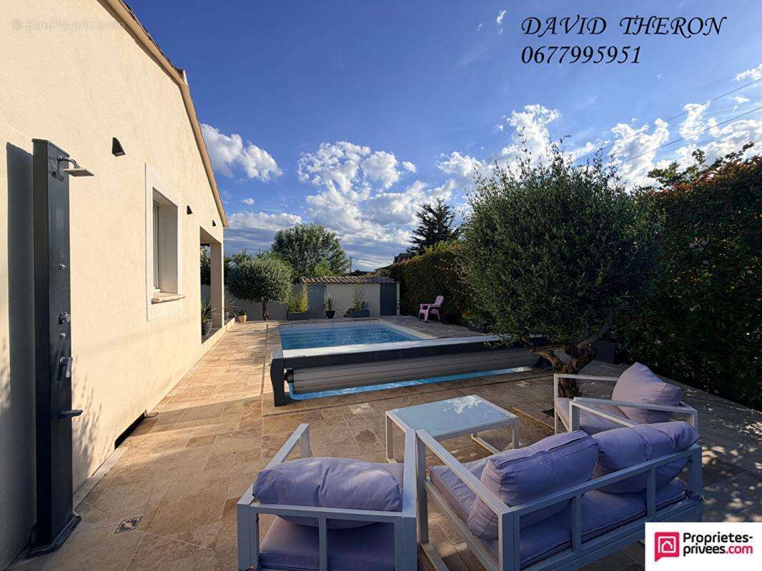 Villa  5 pièce(s) 135 m2   4 chambres  piscine  garage - photo 14