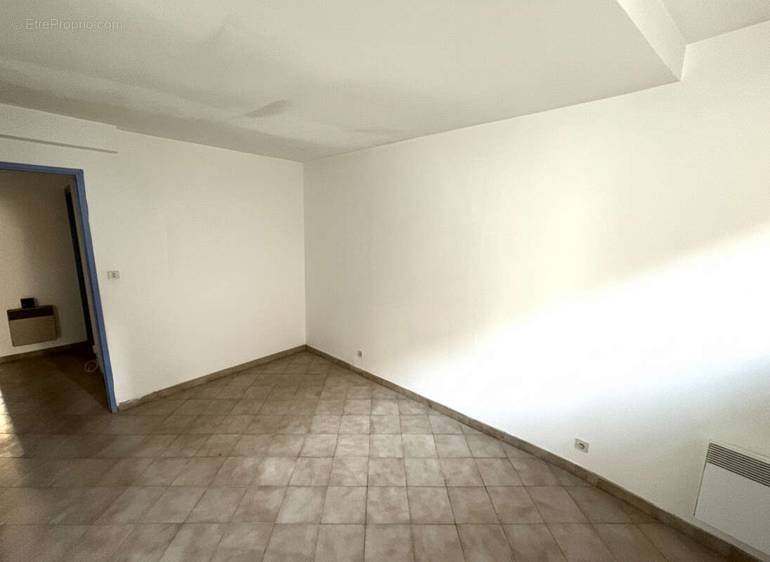 Appartement à CARCES