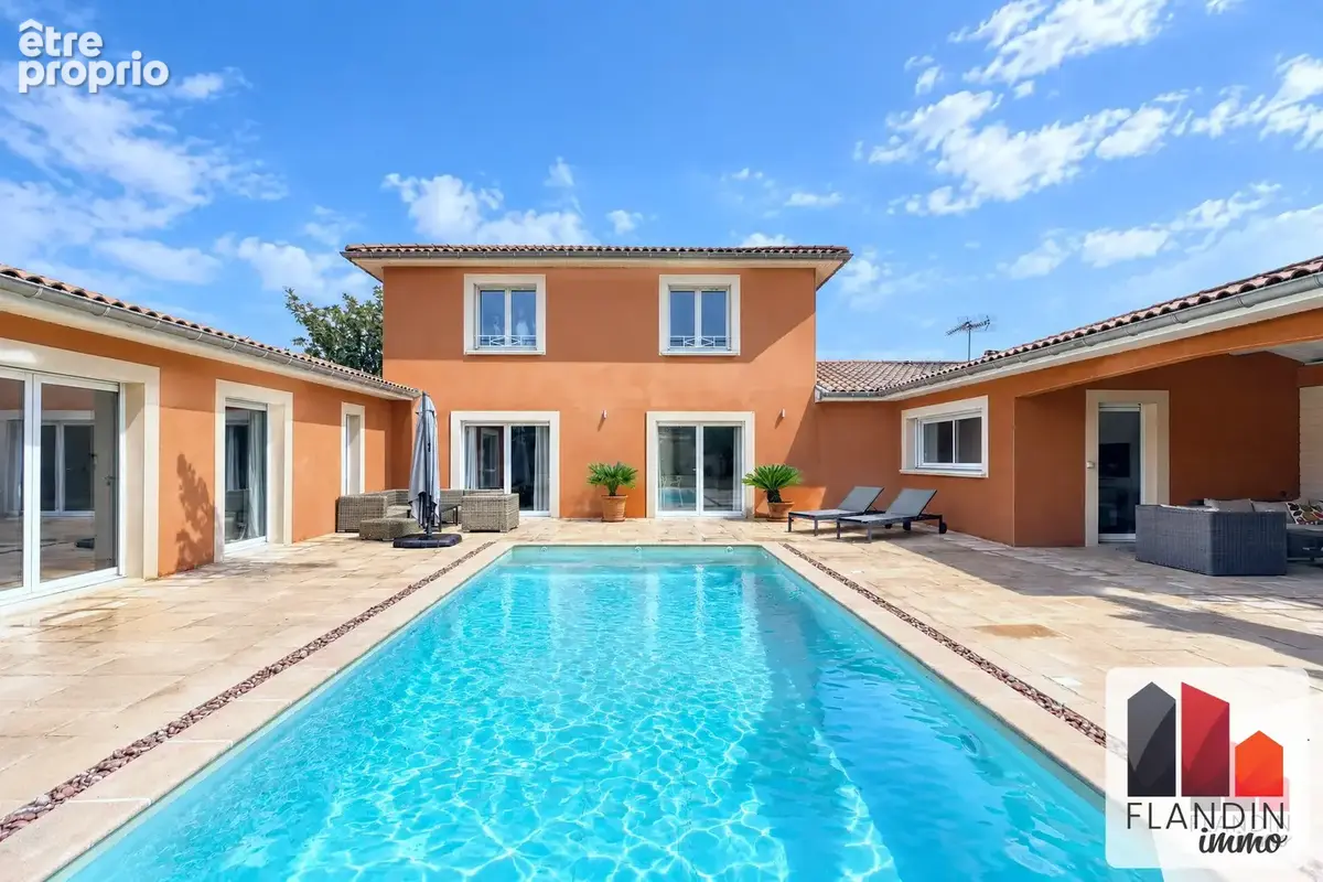 Maison à CHARLY