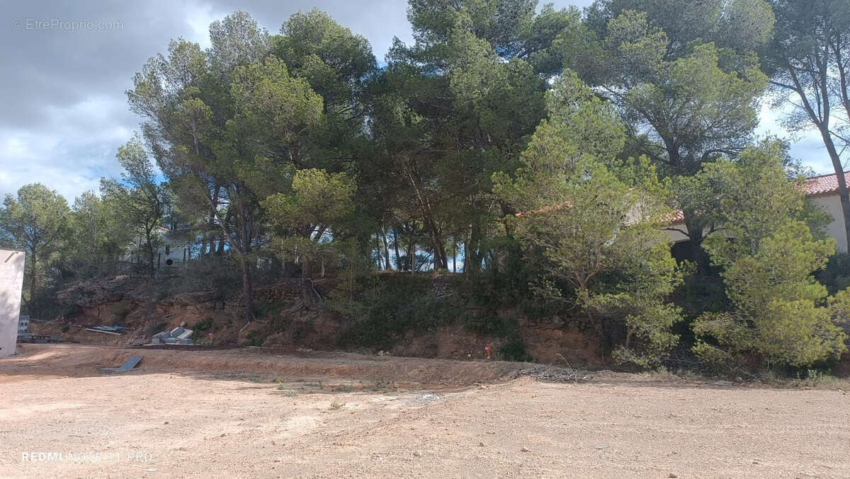 Terrain à LEZIGNAN-CORBIERES