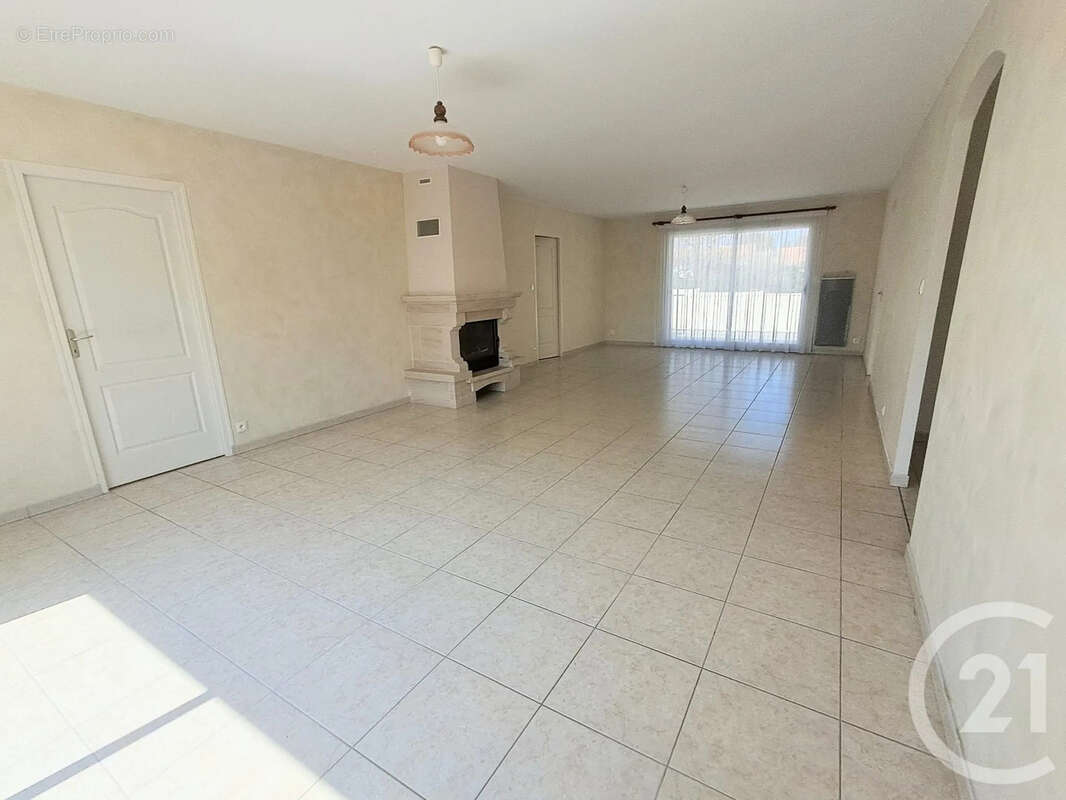 Maison 122 m² à Talmont-Saint-Hilaire  - photo 4