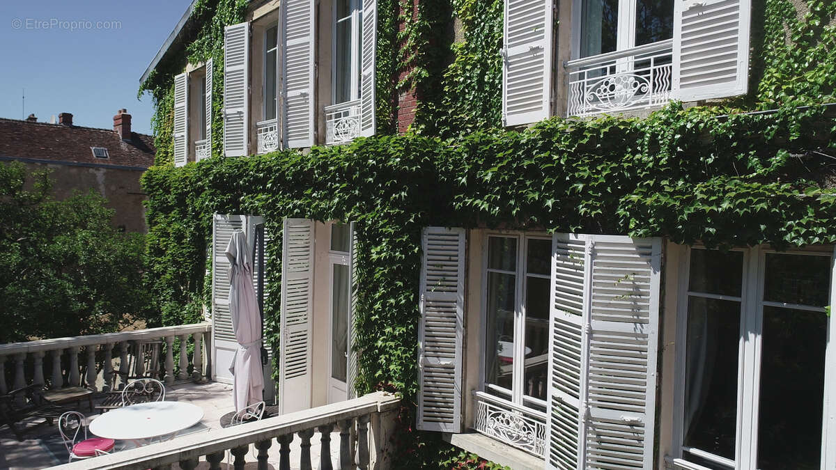CHATEAU THIERRY  à vendre belle maison bourgeoise de 254 m2 dans un parc clos de 1372 m2 - photo 29