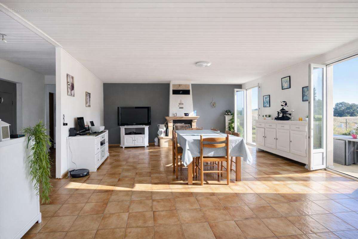 Maison à CORME-ECLUSE