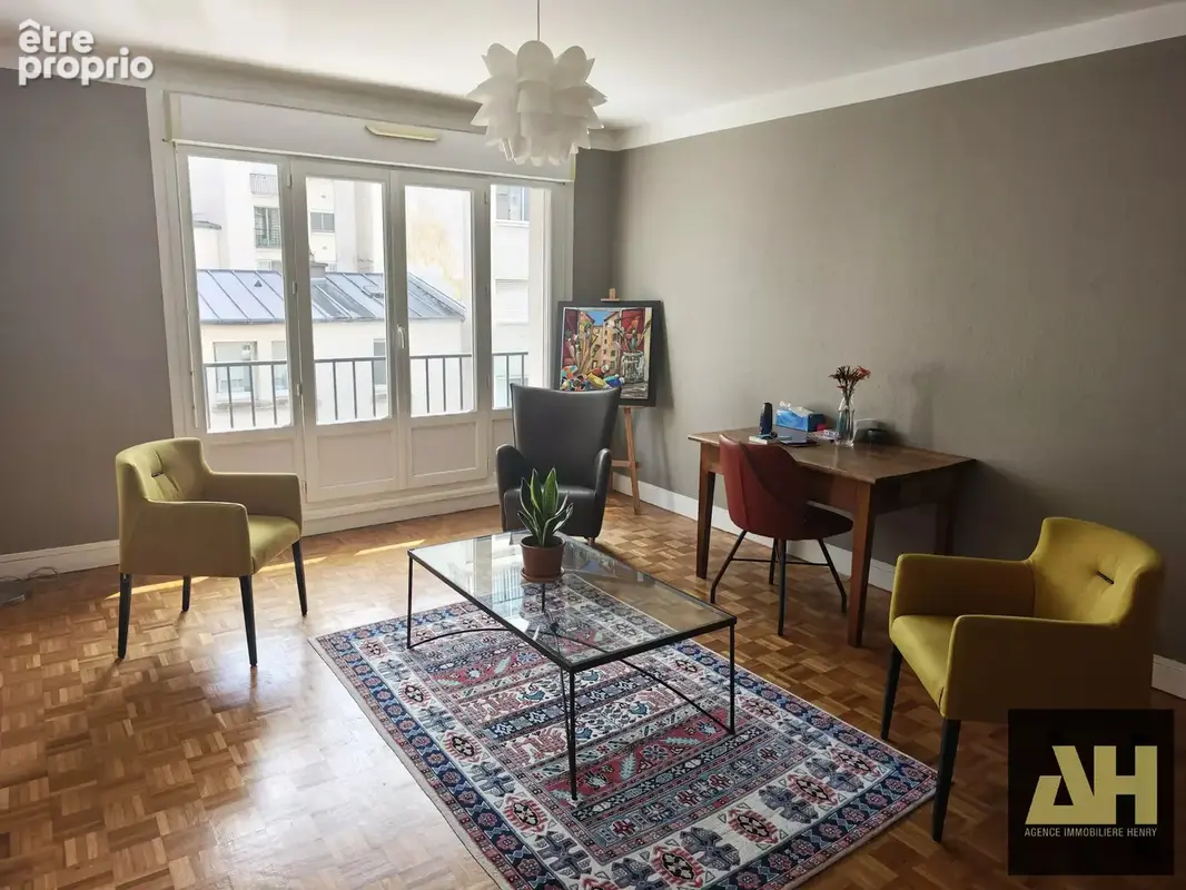 Rare - centre ville - appartement t4 de 71 m2 avec ascenseur et balcon - parfait état - photo 10