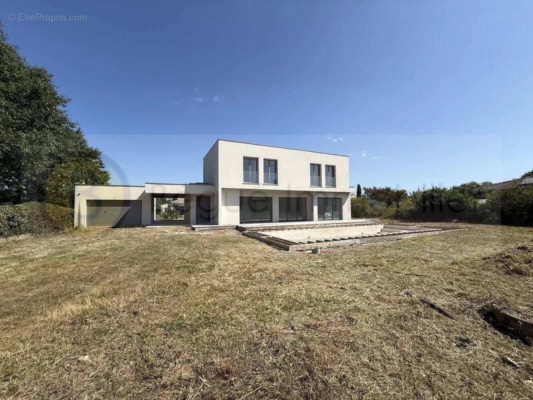 Maison à BRAX