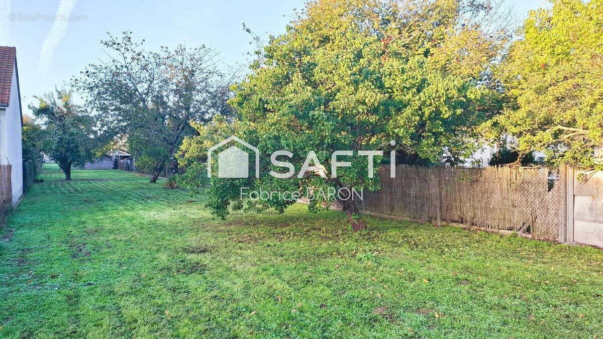 Photo 1 - Terrain à CHATELLERAULT