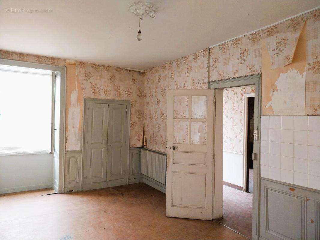 Maison à MEZANGERS