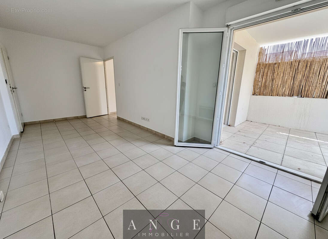 Cuers - residence standing- appartement t2 au calme + 2 parkings - photo 4