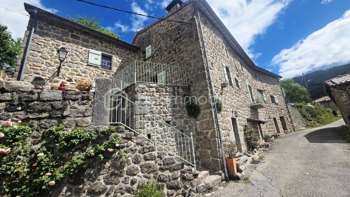 Maison à LAVIOLLE