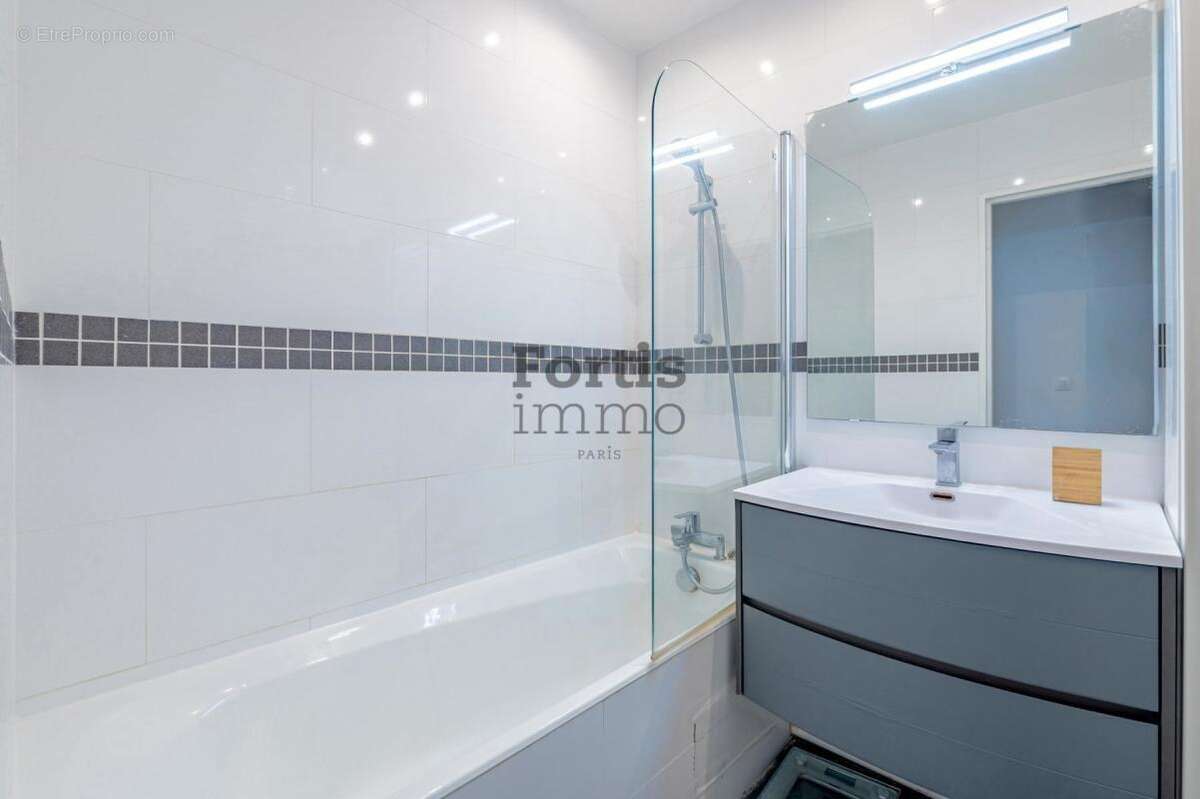 Appartement à PARIS-11E