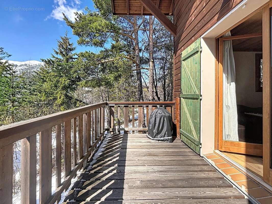 Appartement à SAINT-ETIENNE-DE-TINEE