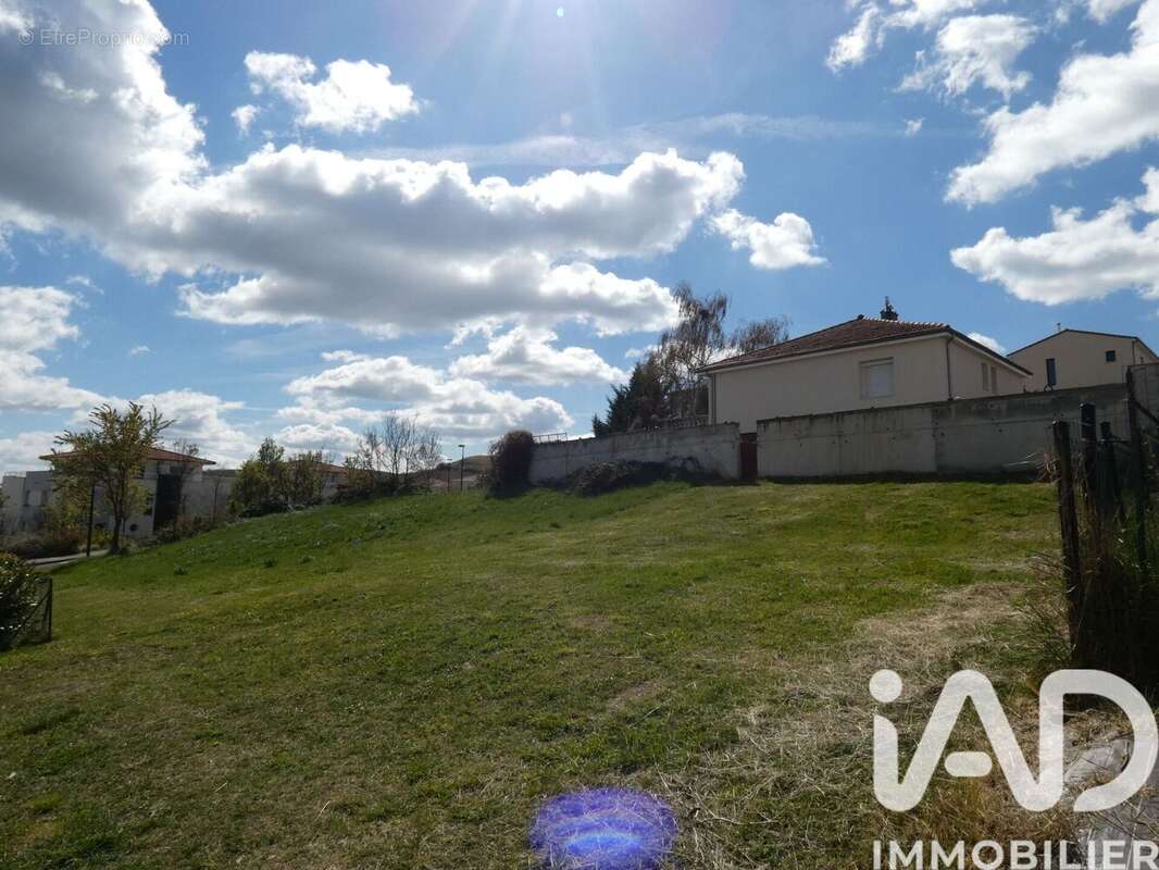 Photo 4 - Terrain à LE CENDRE