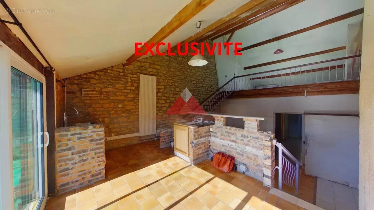 Maison à LESCHERES