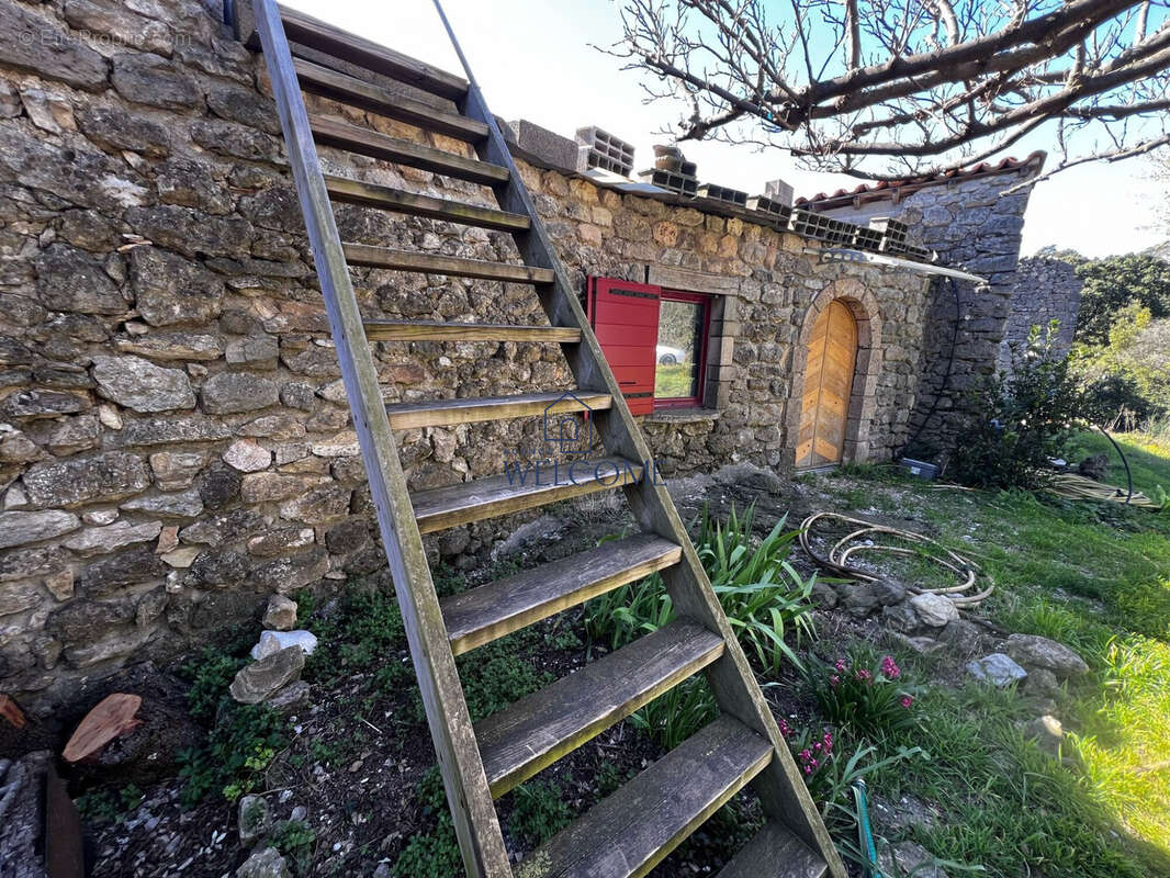 Maison à SAINT-GUILHEM-LE-DESERT